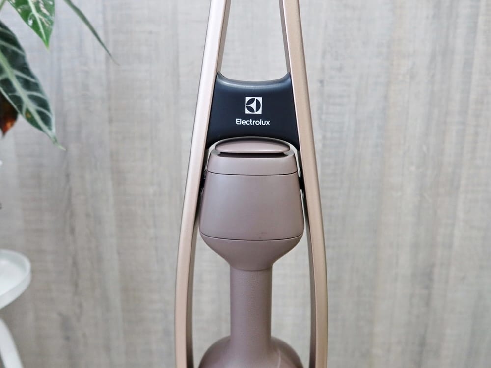 伊萊克斯極適家居700直立濕拖吸塵器 (5).jpg