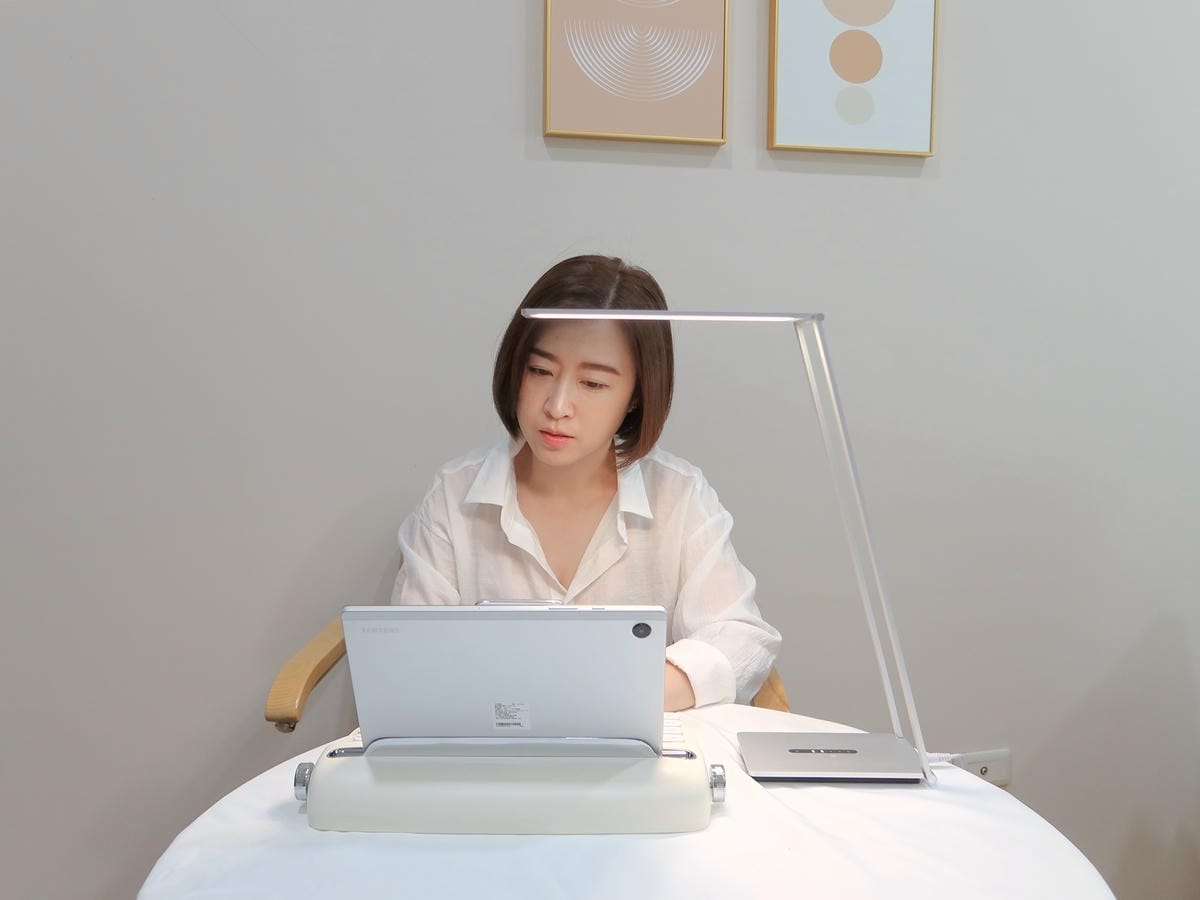 GNH Design House OLED護眼檯燈 (16).jpg GNH Design House OLED護眼檯燈 (16).jpg