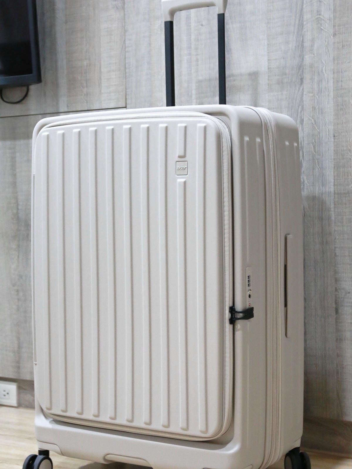 ACER哥本哈根前開式行李箱 (3).jpg ACER哥本哈根前開式行李箱 (3).jpg