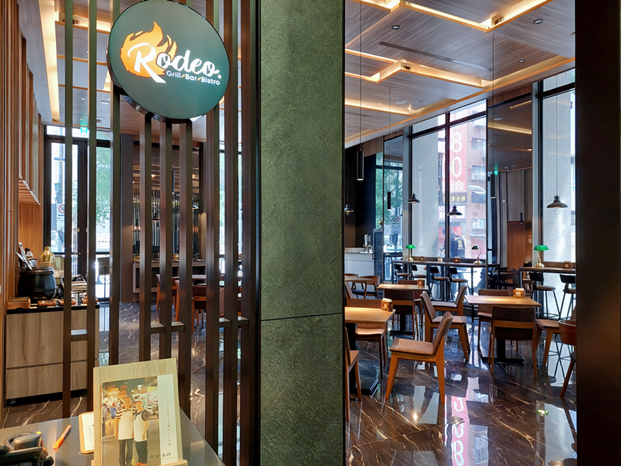 台北梧邸酒店。位於充滿綠意與文化氣息街道上的環保綠建築飯店。